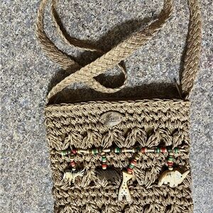 Capellini Crossbody Women's Boho Straw Purse With Wooden Animal Accents D17